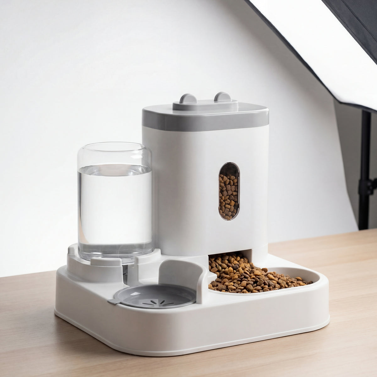 Gravity-Fed Dual Dining Station